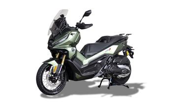 Voge SR450X: kéthengeres kalandrobogó komoly extralistával